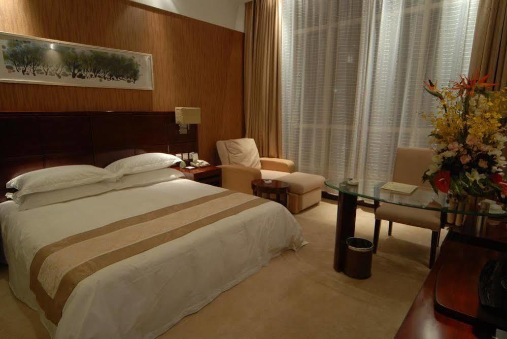 Tianrui Business Hotel 타이위안 외부 사진